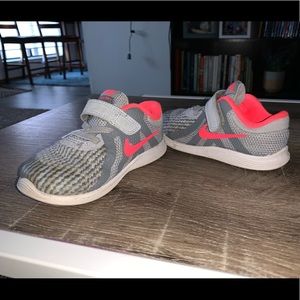 Toddler girls Nike shoes